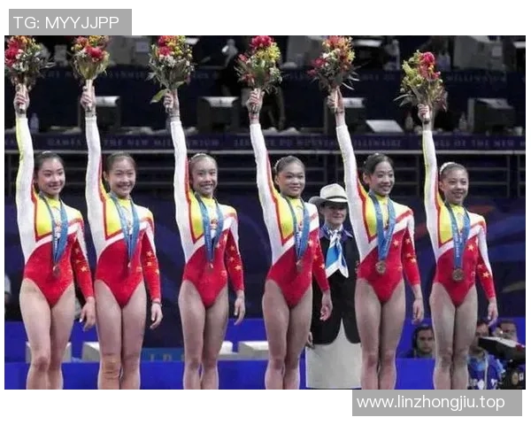 中国体操女队演练新难度动作，网友赞叹不已